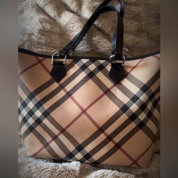 Burberry | Nova Check Nikki Large Tan and Black Checkered Women's Tote Bag - Picture 2 of 16
